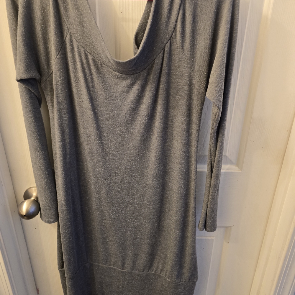 Elegant Gray Long-Sleeve Dress